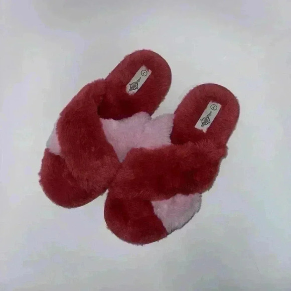 Sole Mates Slippers for Woman! Size 7 Red & Pink / Cozy!! Faux Fur!! - Picture 8 of 8